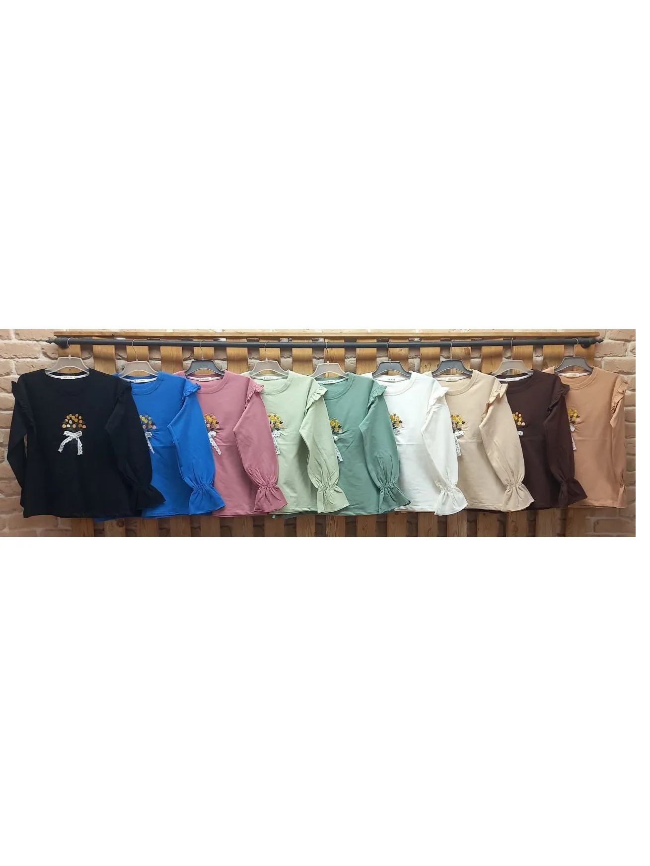 بلوز دورس سرشانه و آستین چیندار 3