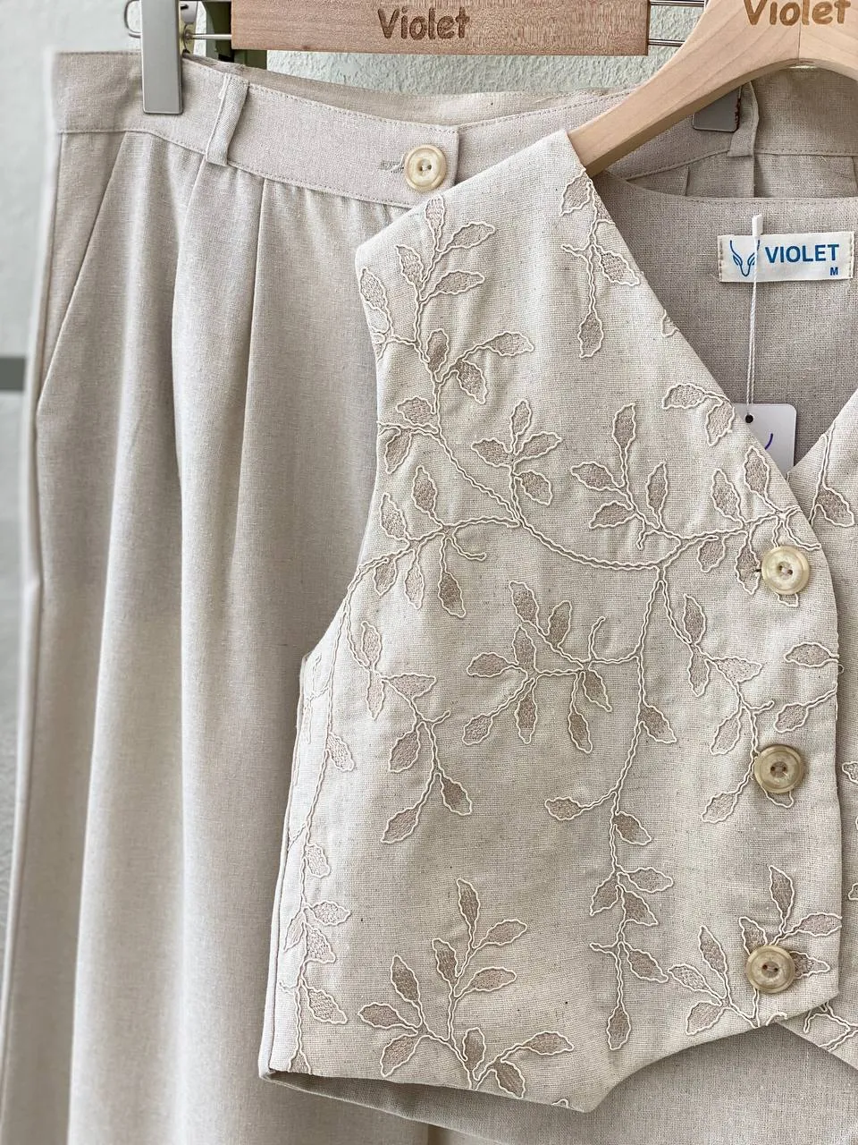 ست ژیله شلوار گلدوزی 2