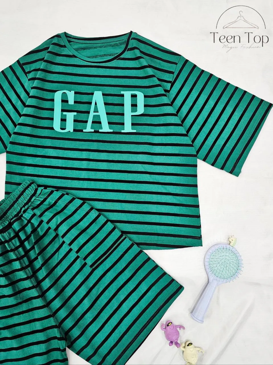 ست تیشرت و شورتک راه راه GAP 2